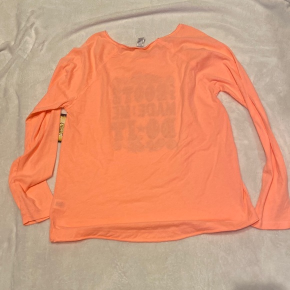 CUTE NWT Size M “My Boots Made Me Do It” Long Sleeve Shirt Cow Girl Justice - Picture 5 of 6